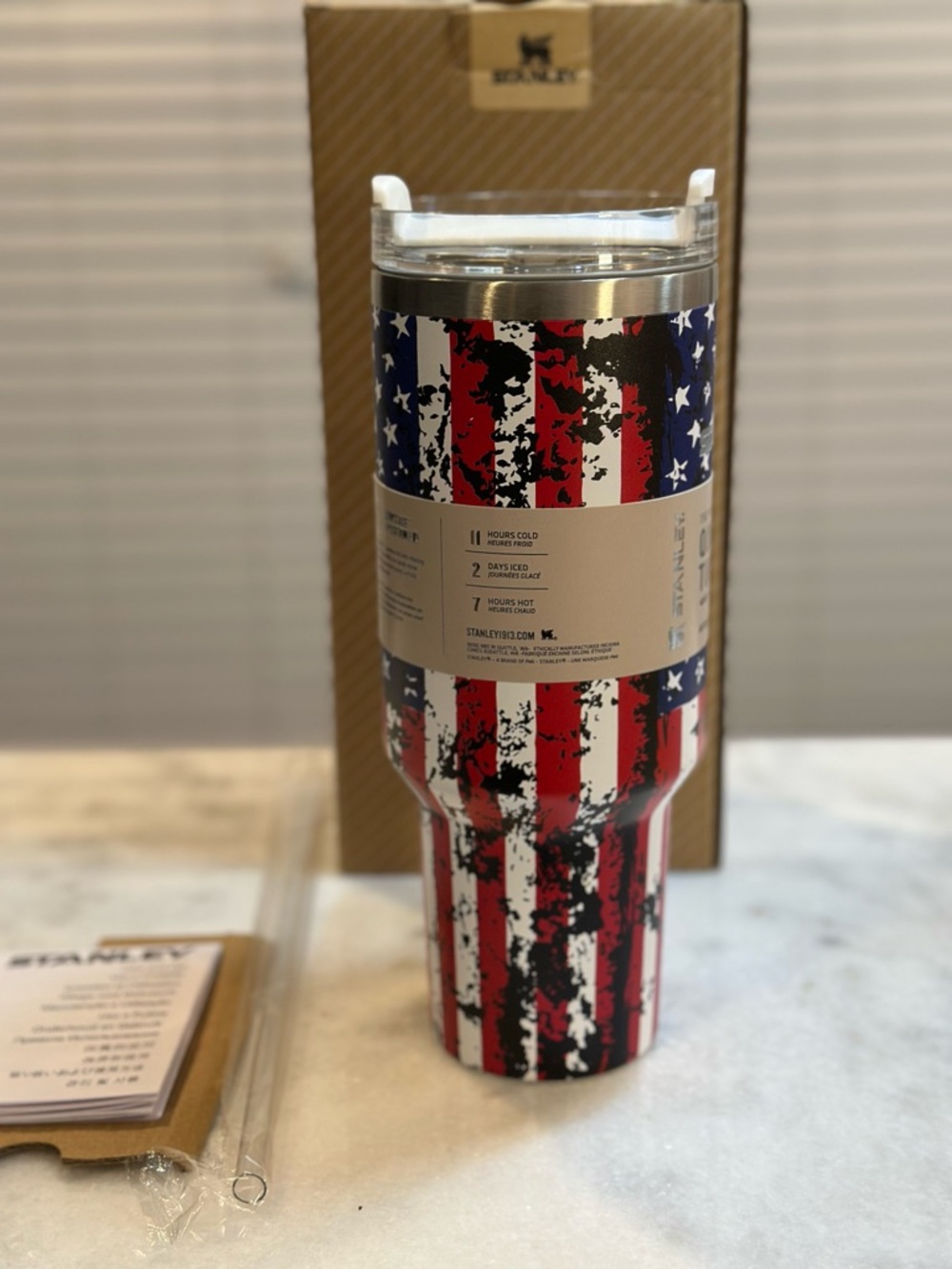 Stanley Stars & Stripes American Flag 40oz Limited Edition Quencher 2.0 Tumbler - Picture 4 of 10